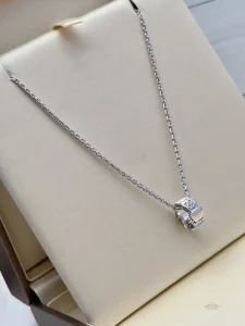 Bvlgari-Serpenti-Viper-Necklace-355255-White-Diamonds