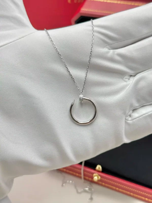 Cartier-Juste-Un-Clou-Pendant-B7224891-18k-Gold-Diamonds