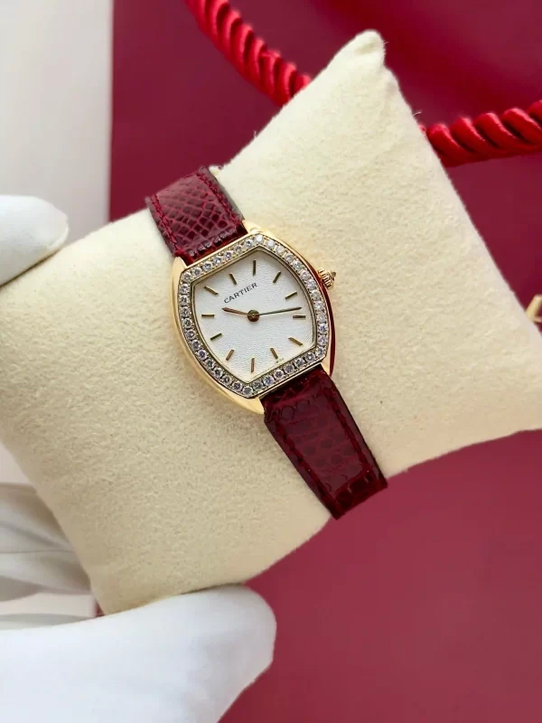 Cartier-Tortue-Ladies-Watch-1945-18k-Yellow-Gold-Diamonds-Leather-Hand