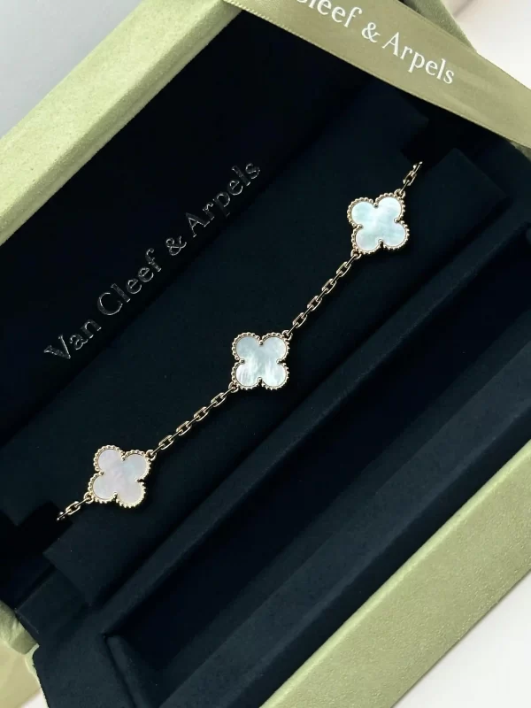 Van-Cleef-Arpels-Alhambra-Bracelet-Vintage-VCARA41800-5-Motifs-18k-Yellow-Gold-White-MOP-Box