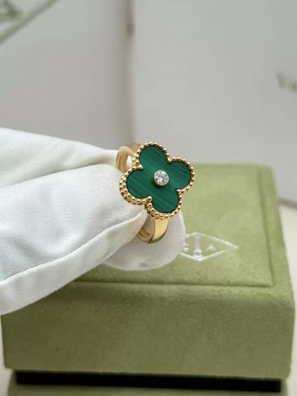 Van-Cleef-Arpels-Alhambra-Ring-VCARO3QM00-Vintage-18k-Yellow-Gold-Diamond-Malachite-Hand