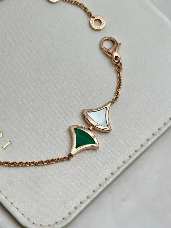 Bvlgari-Divas-Dream-Bracelet-18k-Rose-Gold-Malachite-White-Mother-Of-Pearl