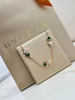 Bvlgari-Divas-Dream-Bracelet-Rose-Gold-Malachite-White-MOP