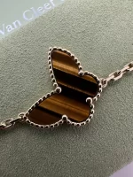 Lucky-Alhambra-Bracelet-VCARD79600-Yellow-Gold-Tiger-Eye