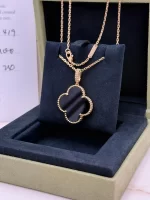 Van-Cleef-Arpels-Magic-Alhambra-Long-Necklace-VCARO49M00-Onyx-18k-Yellow-Gold-Box