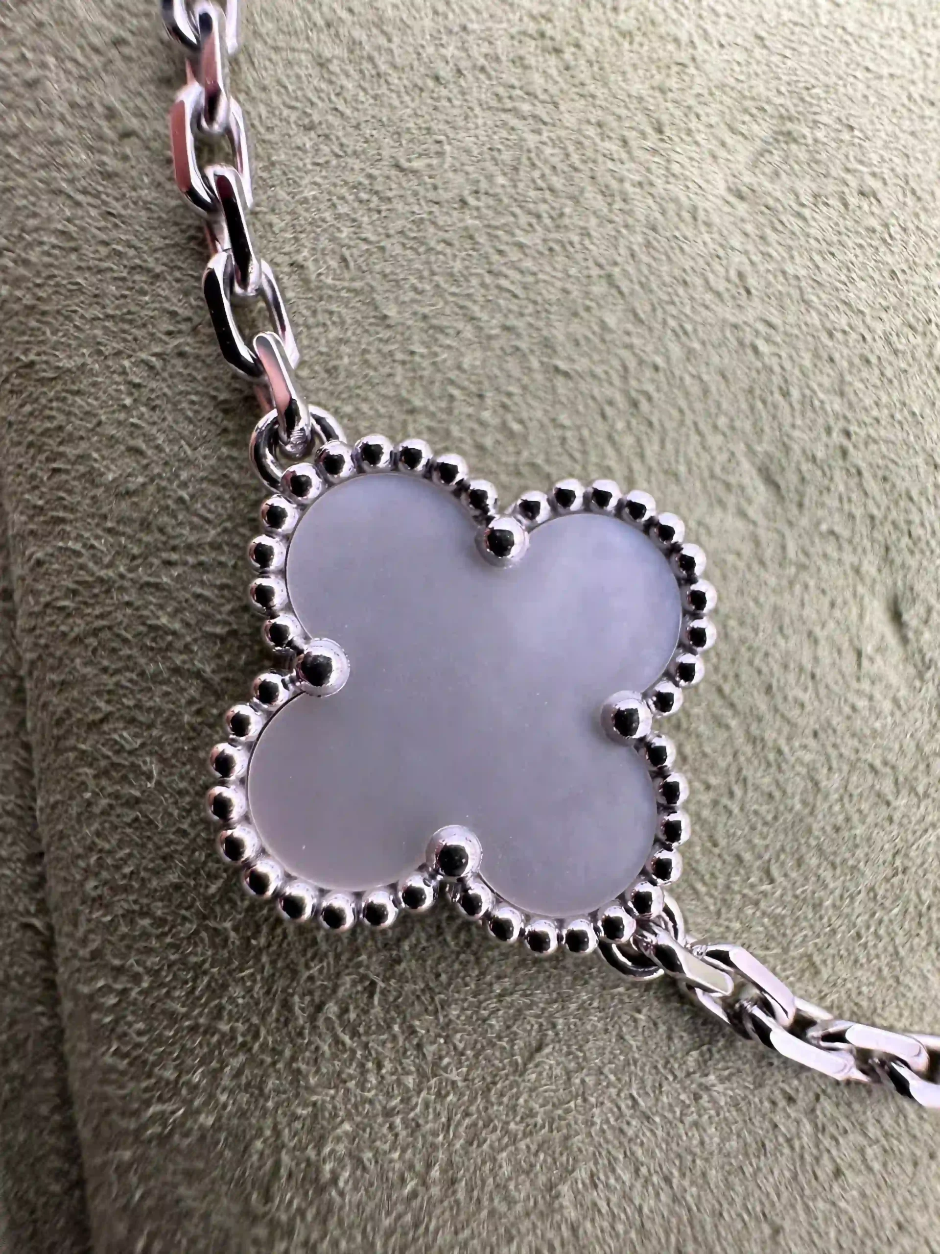 Van-Cleef-Arpels-Vintage-Alhambra-10-Motifs-Necklace-VCARF48500-18k-White-Gold-MOP-Near Van-Cleef-Arpels-Vintage-Alhambra-10-Motifs-Necklace-VCARF48500-18k-White-Gold-MOP-Near