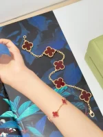 Van-Cleef-Arpels-Vintage-Alhambra-Bracelet-5-Motifs-VCARD35500-Yellow-Gold-Carnelian