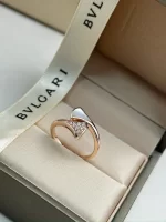 Bvlgari-Divas-Dream-Ring-353808-18k-Rose-Gold-Pave-Diamonds-White-MOP