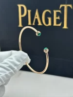 Piaget-Possession-Open-Bangle-Bracelet-18k-Rose-Gold-Malachite-Hand