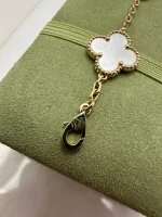 Van-Cleef-Arpels-Vintage-Alhambra-Bracelet-VCARA41800-5-Motifs-White-MOP-18k-Yellow-Gold-Clasp