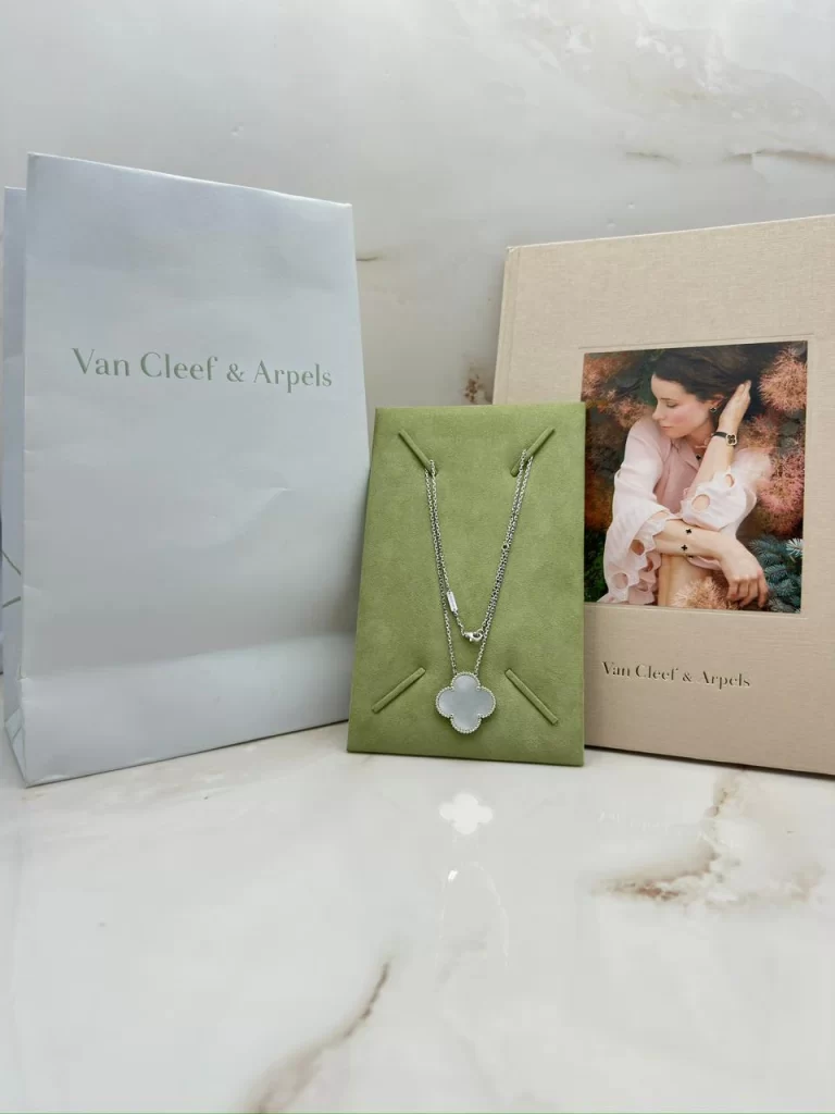 Van-Cleef-Arpels-Magic-Alhambra-Pendant-VCARN32200-White-MOP-18k-White-Gold-Authentic