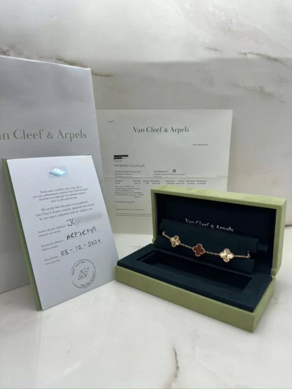 Van-Cleef-Arpels-Vintage-Alhambra-5-Motifs-Bracelet-VCARP7RP00-Pink-Gold-Carnelian-Authentic