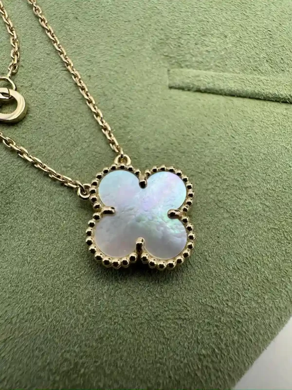 Van-Cleef-Arpels-Vintage-Alhambra-Necklace-VCARA45900-White-Mother-Of-Pearl