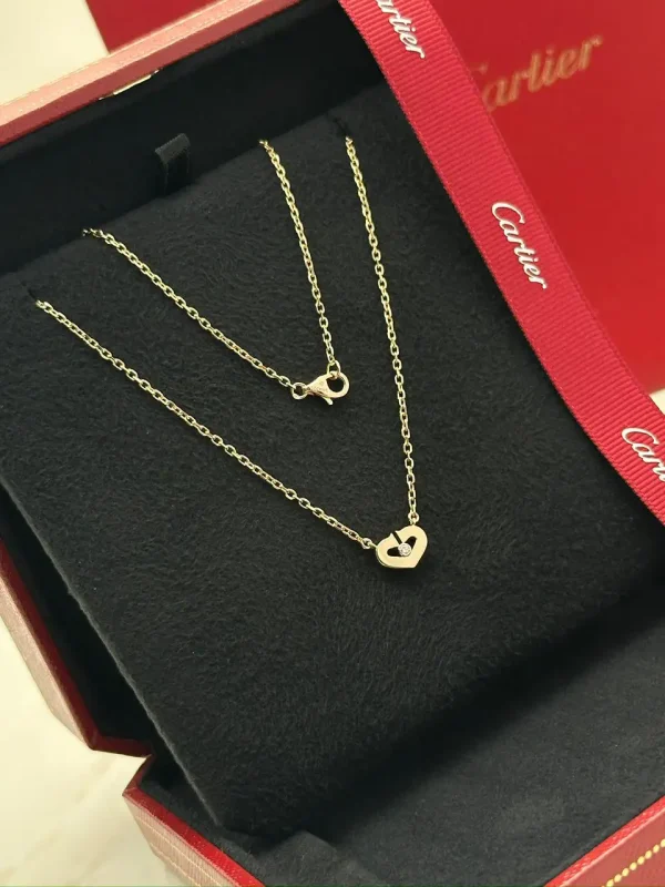 C-De-Cartier-Heart-Necklace-18k-Rose-Gold-Diamond-Side