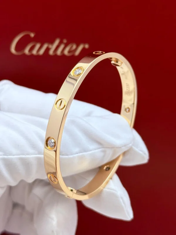Cartier-Love-4-Diamonds-Bracelet-CRB6070016-Classic-Model
