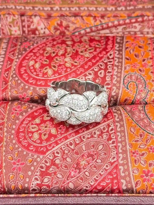 Chopard-Casmir-Ladies-Ring-18k-White-Gold-Diamonds