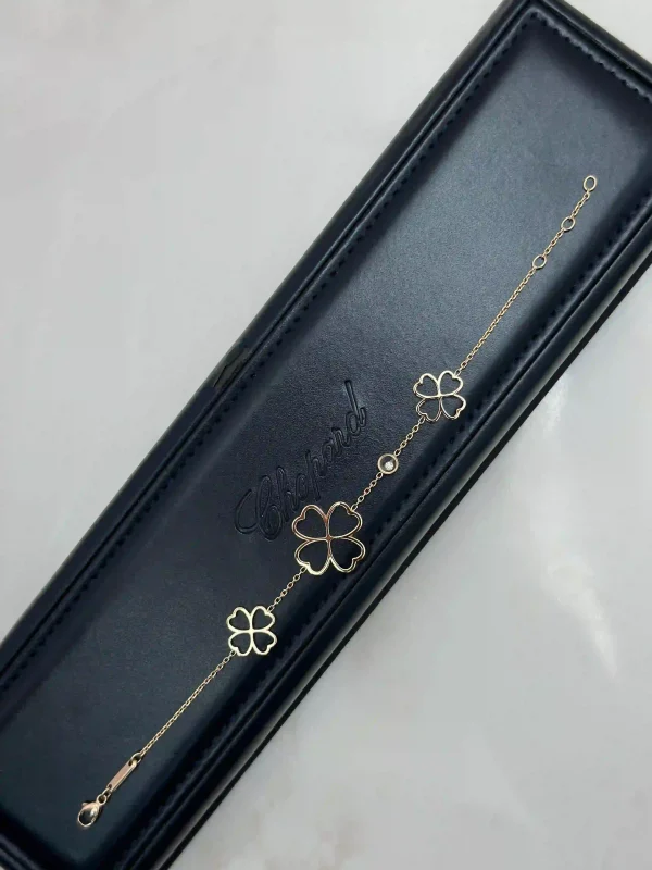 Chopard-Happy-Diamonds-Clover-Bracelet-Rose-Gold-Diamond