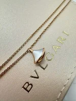 Bvlgari-Divas-Dream-Bracelet-358421-18k-Rose-Gold-White-Mother-Of-Pearl-Near