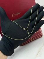 Cartier-Chain-Necklace-18k-Yellow-Gold-Hand