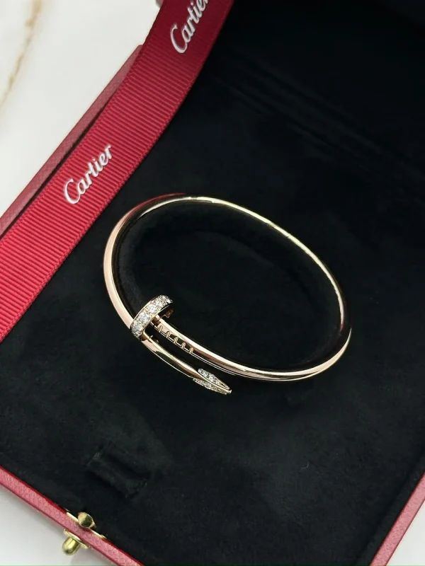 Cartier-Juste-Un-Clou-Bracelet-CRB6048515-Classic-Model-18k-Rose-Gold-Diamonds-Box