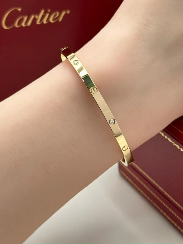 Cartier-Love-Bracelet-6-Diamonds-CRB6047218-18k-Yellow-Gold-Hand