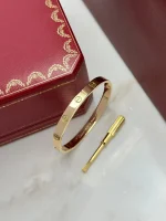Cartier-Love-Classic-Model-Bracelet-CRB6067517-18k-Yellow-Gold-Up