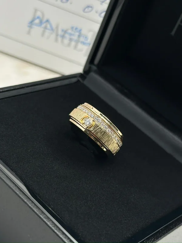Piaget-Possession-Decor-Palace-Ring-18k-Rose-Gold-Diamonds-Large-Model-54