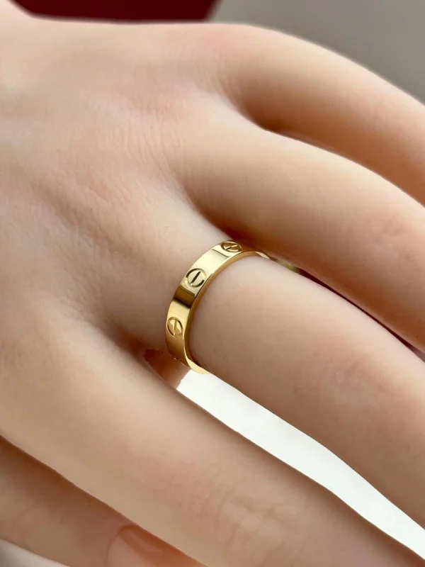 Cartier-Love-Ring-Small-Model-18k-Yellow-Gold-53