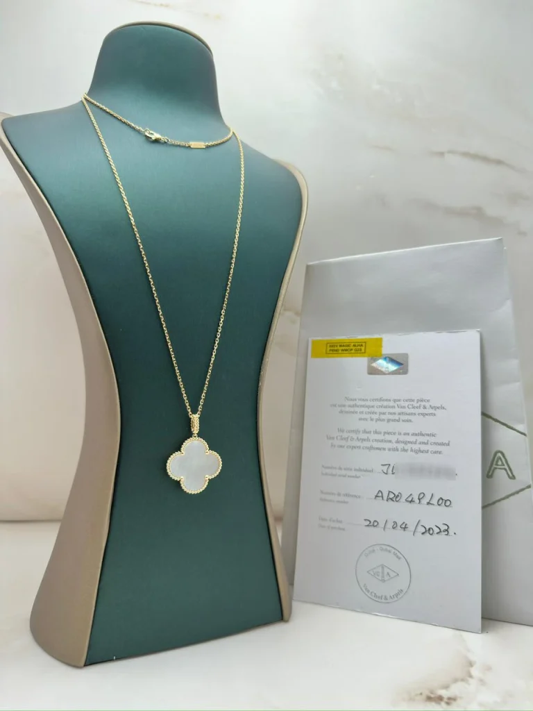 Van-Cleef-Arpels-Magic-Alhambra-Long-Necklace-VCARO49L00-18k-Yellow-Gold-Original