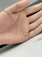 Chopard-Miss-Happy-Necklace-18k-Rose-Gold-Hand