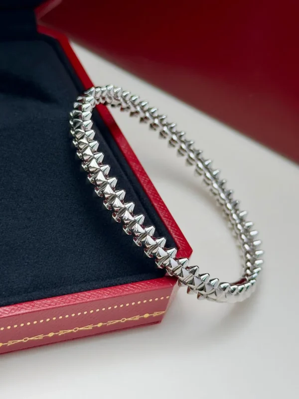 Clash-De-Cartier-Bracelet-CRB6065718-White-Gold-Medium-Model-Side