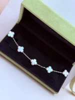 Van-Cleef-Arpels-Vintage-Alhambra-Bracelet-5-Motifs-VCARF48400-Mother-Of-Pearl