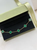 Van-Cleef-Arpels-Vintage-Alhambra-Yellow-Gold-Bracelet-VCARL80900-5-Motifs-Malachite