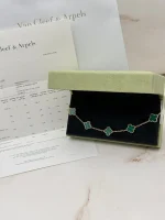 Van-Cleef-Arpels-Vintage-Alhambra-Yellow-Gold-Bracelet-VCARL80900-5-Motifs-Original