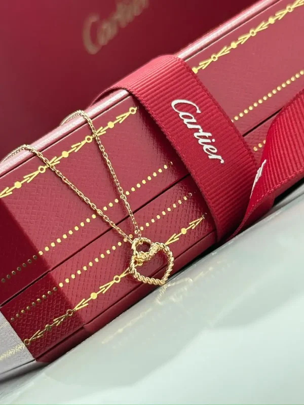 Cartier-Twisted-Heart-Ladies-Necklace-18k-Rose-Gold