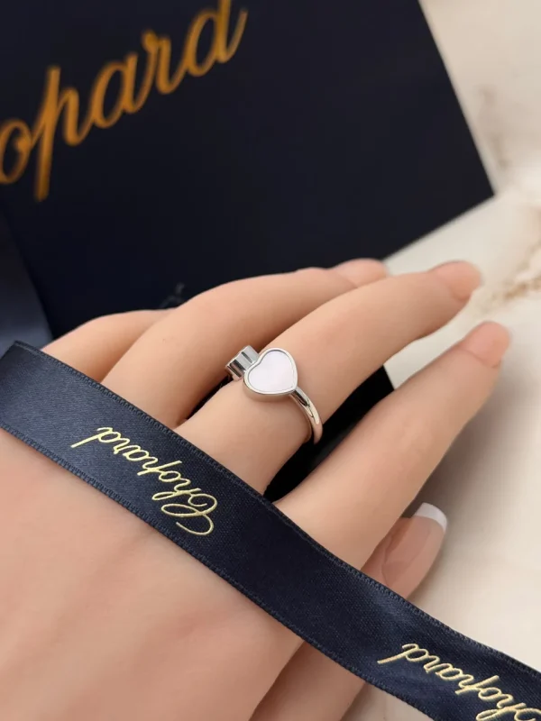 Chopard-Happy-Hearts-Ring-18k-White-Gold-Hand