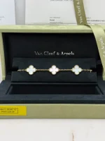 Van-Cleef-And-Arpels-Vintage-Alhambra-MOP-Bracelet-VCARA41800-Front