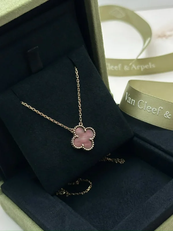Van-Cleef-And-Arpels-Vintage-Alhambra-Rose-Gold-Pendant-VCARP4KK00-Side