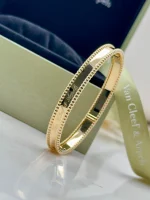 Van-Cleef-Arpels-Perlee-Signature-Bracelet-VCARP3K600-18k-Yellow-Gold-Medium-Side