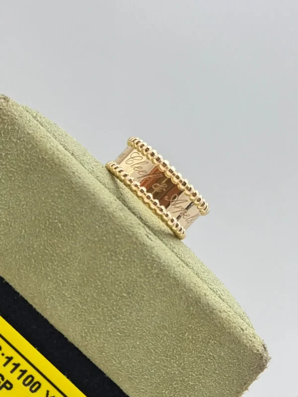 Van-Cleef-Arpels-Perlee-Signature-Ring-VCARO3Y600