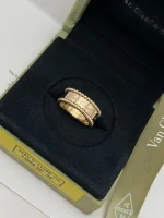 Van-Cleef-Arpels-Perlee-Signature-Ring-VCARO3Y600-Box