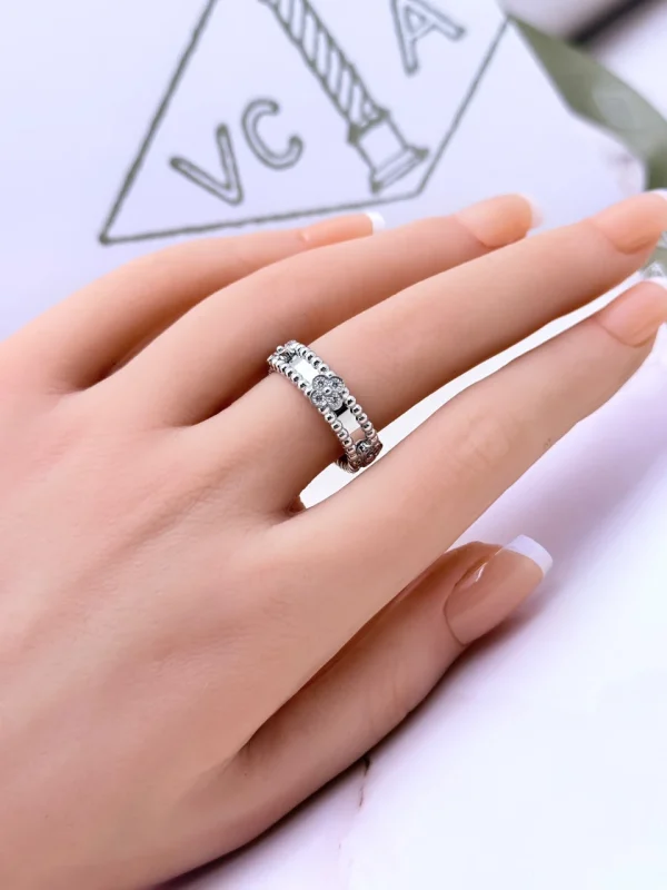 Van-Cleef-Arpels-Perlee-Sweet-Clovers-Ring-VCARP6MN58-18k-White-Gold-Hand