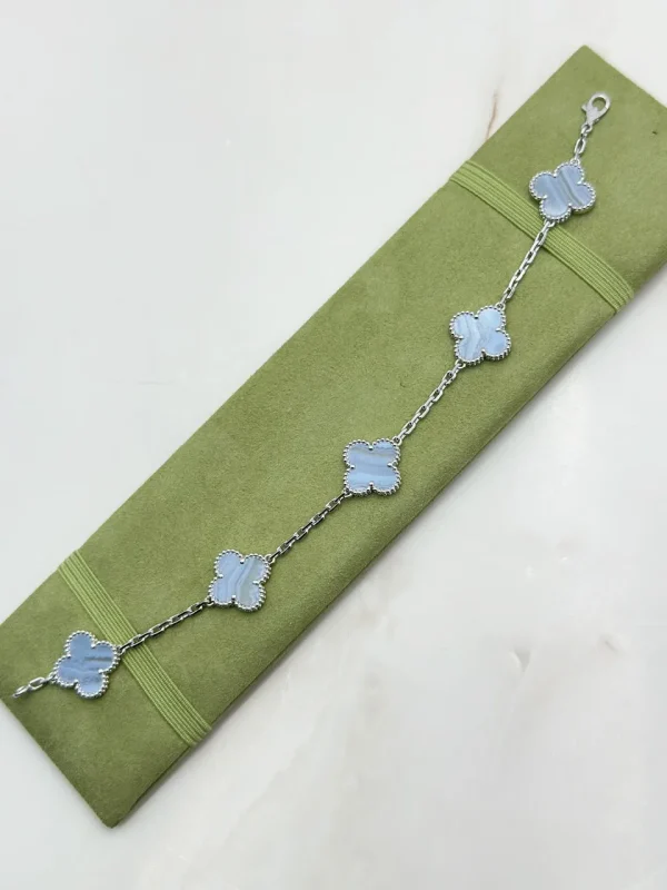 Van-Cleef-Arpels-Vintage-Alhambra-Bracelet-VCARD34700-5-Motifs-White-Gold-Chalcedony