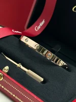 Cartier-Love-Bracelet-4-Diamonds-B6069917-18k-Rose-Gold-Side