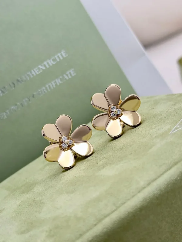 Van-Cleef-Arpels-Frivole-Earrings-VCARB65900-18k-Yellow-Gold-Large-Model