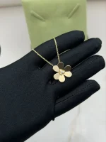 Van-Cleef-Arpels-Frivole-Pendant-Large-Model-18k-Yellow-Gold-Diamonds-42