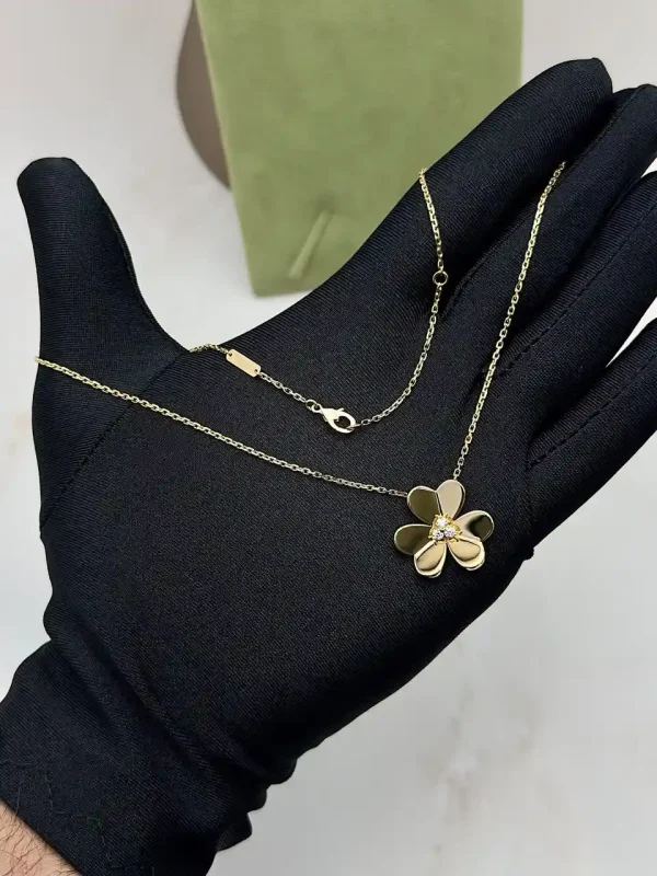 Van-Cleef-Arpels-Frivole-Pendant-Large-Model-VCARC96800-18k-Yellow-Gold-Hand