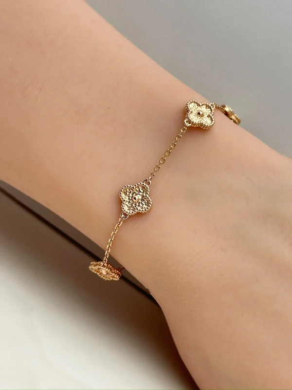 Van-Cleef-Arpels-Sweet-Alhambra-6-Motifs-Bracelet-VCARO8DD00-18k-Rose-Gold-Hand