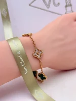 Van-Cleef-Arpels-Vintage-Alhambra-3-Malachite-Bracelet-VCARO7GQ00-Diamonds