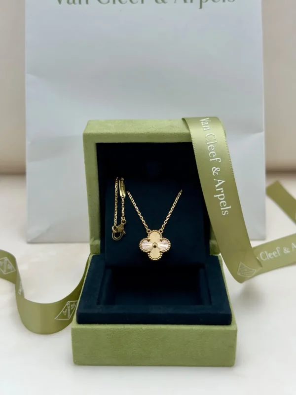 Van-Cleef-Arpels-Vintage-Alhambra-Guilloche-Pendant-VCARP4KL00-18k-Yellow-Gold